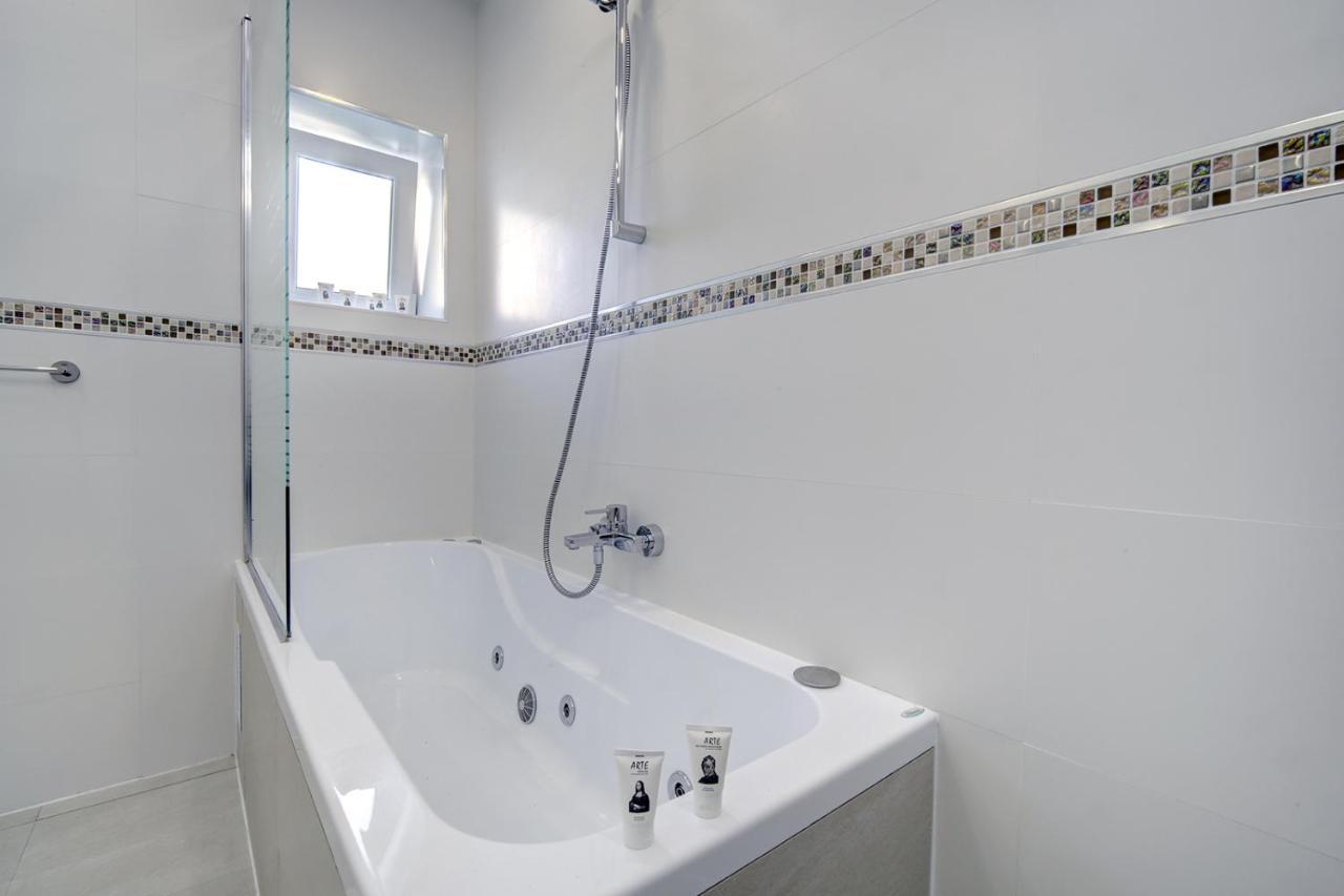 Westminster Puerto Banus Marina Apartment Marbella Exterior photo